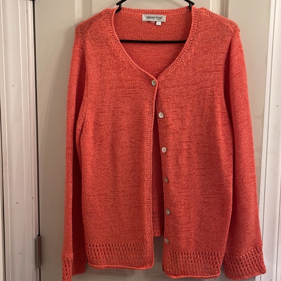 Beautiful peach colored sweater. - Picture 3 of 3